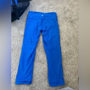Lululemon reversible blue and black capri leggings